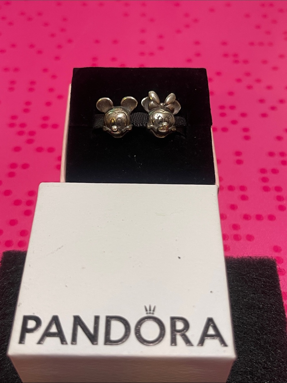Pandora Disney Set of Mickey and Minnie Charms
.925 Sterling Silver Retired